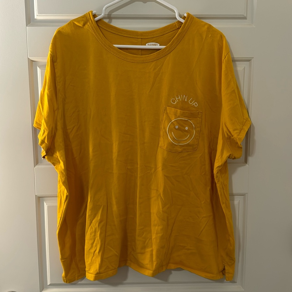 Old Navy “Chin Up” tee!